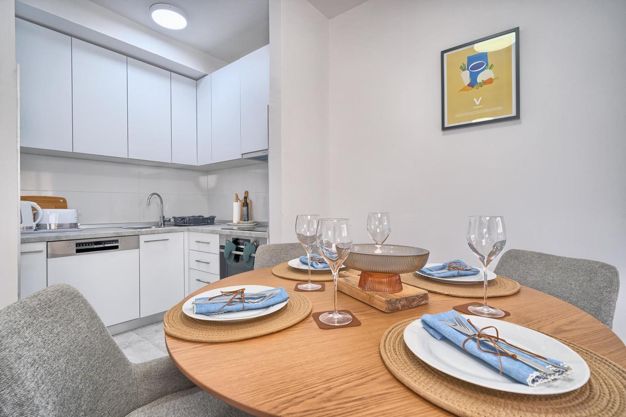 A1-luxury W Big Balcony 4 Min Walk To * Split